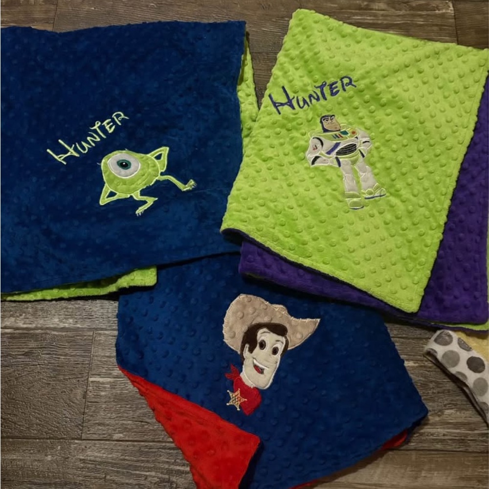 Minky Blankets (HUNTER)